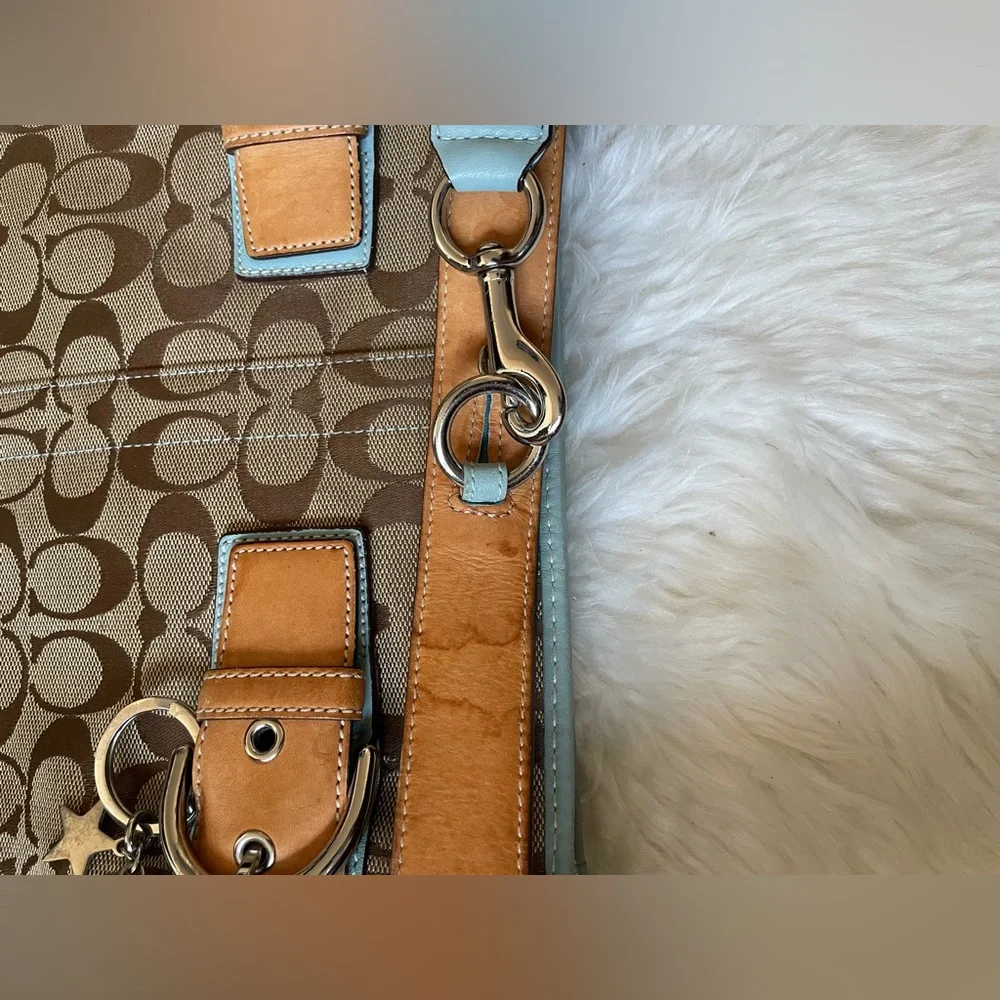 VINTAGE COACH SHOULDER BAG